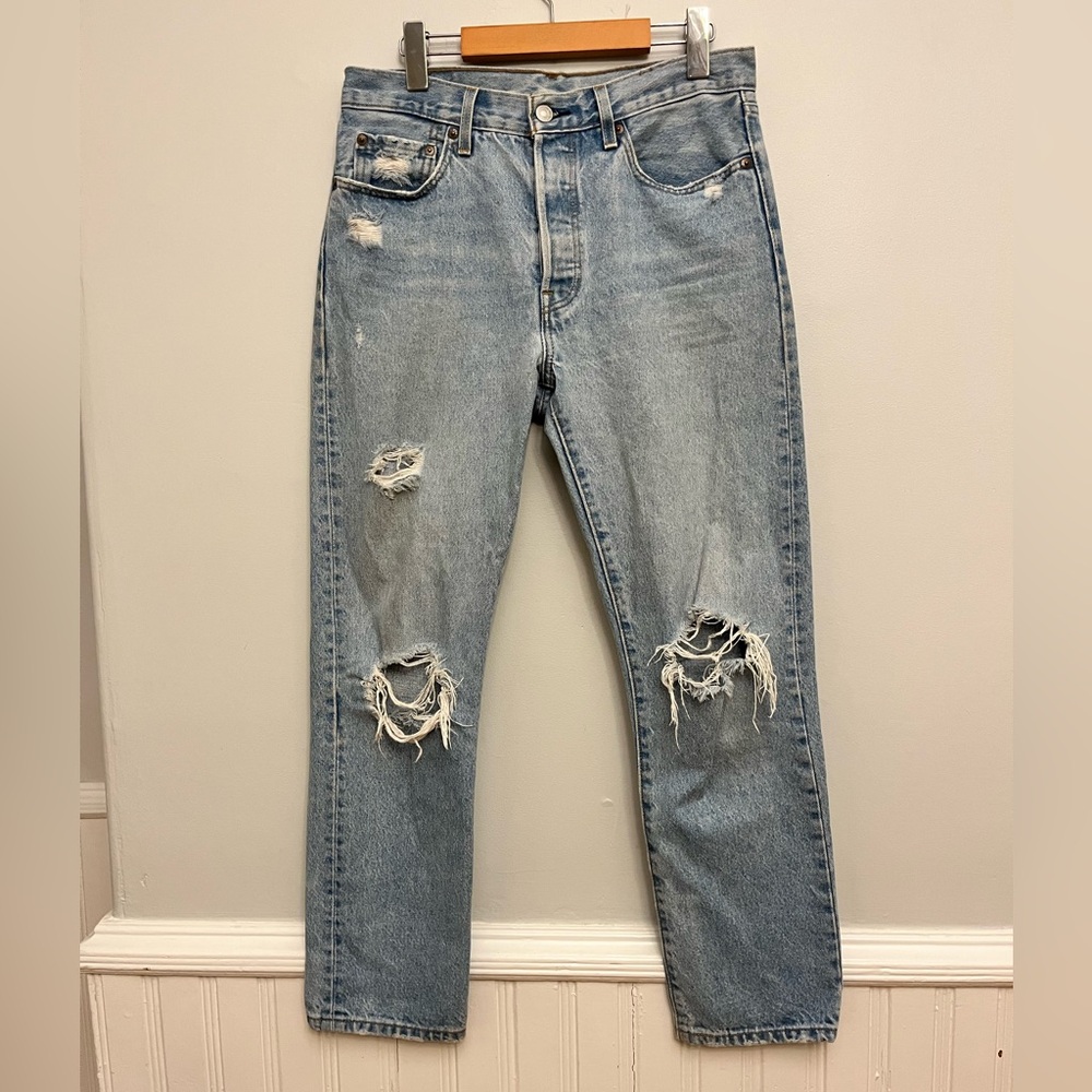 Levi’s Women’s 501 Super-High Rise Cropped Jeans, Size 28/28
